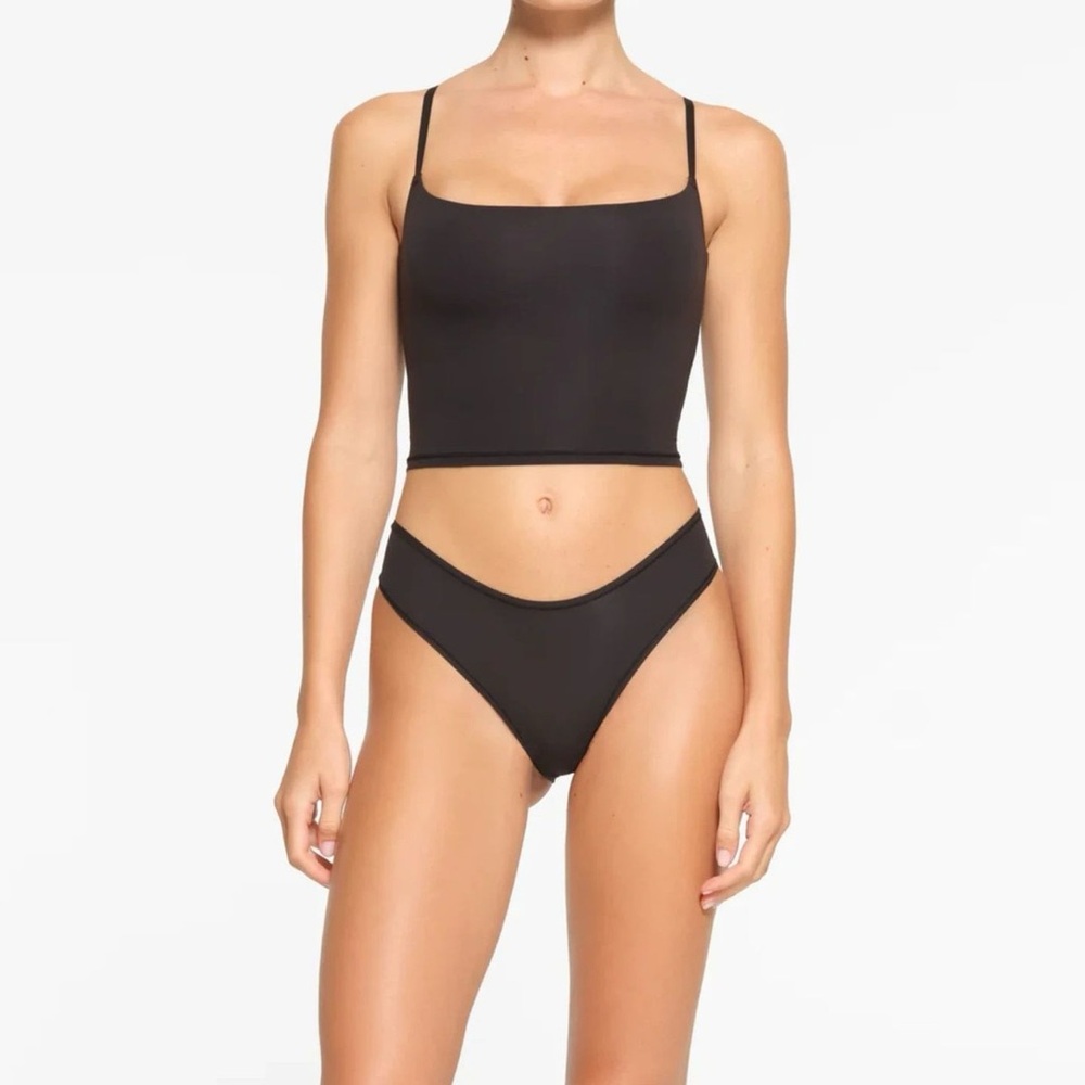 SKIMS Fits Everybody Cropped Cami TP-CAM-4109 Onyx size Large